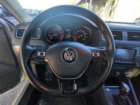Used 2016 Volkswagen Jetta SE image 15