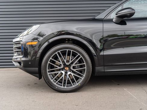New 2026 Porsche Cayenne AWD/4WD image 12