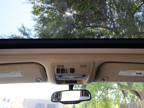 Used 2011 GMC Yukon Denali image 31