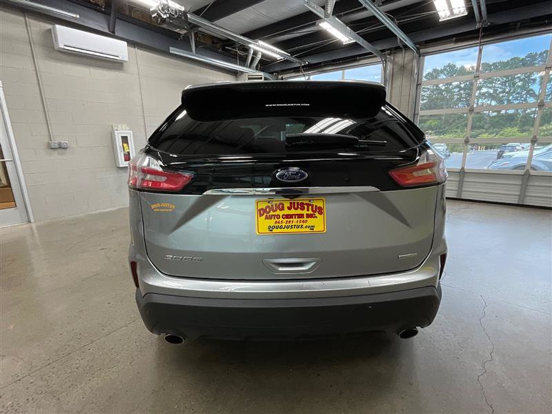 Used 2020 Ford Edge SE FWD image 4