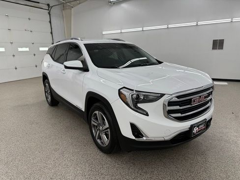 Used 2020 GMC Terrain SLT image 1