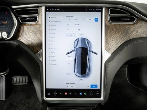 Used 2016 Tesla Model S AWD image 14