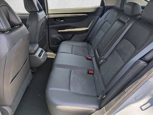 Used 2024 Nissan Ariya AWD image 18