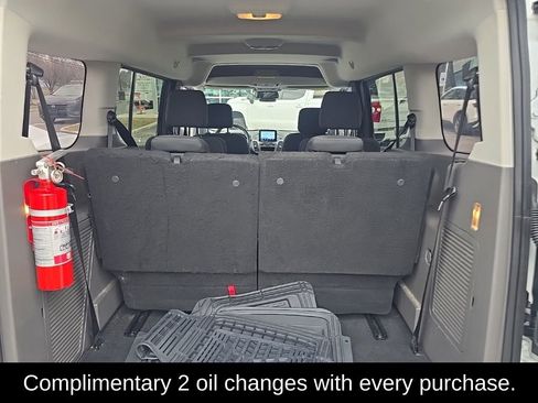 Used 2022 Ford Transit Connect XLT image 2