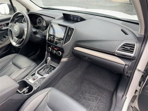 Used 2022 Subaru Forester Limited image 32
