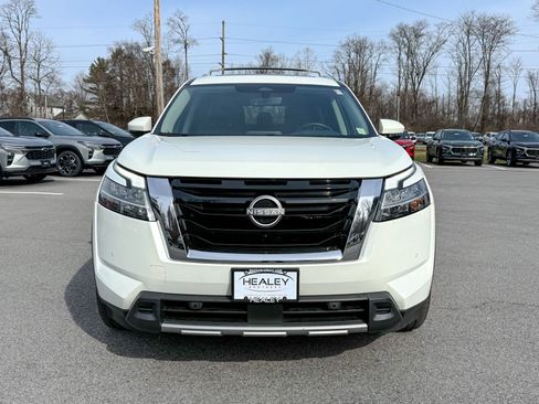 Used 2023 Nissan Pathfinder SL w/ SL Premium Package image 2