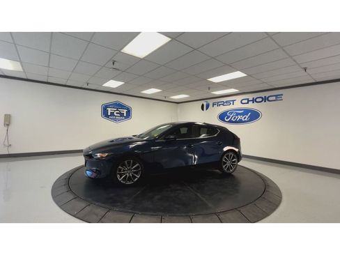Used 2019 MAZDA MAZDA3 w/Preferred Pkg image 6