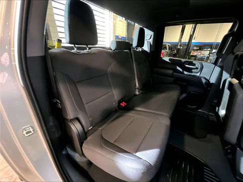 Used 2023 Chevrolet Silverado 2500 Custom w/ Custom Convenience Package image 16