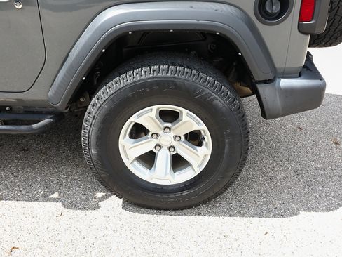 Used 2022 Jeep Wrangler Sport AWD/4WD image 4