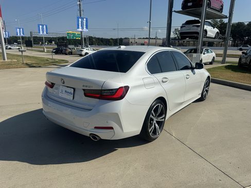 Used 2024 BMW 330i Sedan w/ Premium Package RWD image 8