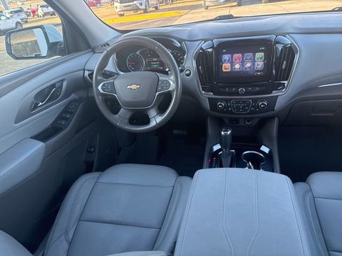 Used 2018 Chevrolet Traverse LT image 14