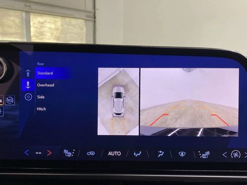 Used 2024 Chevrolet Equinox EV RS image 26