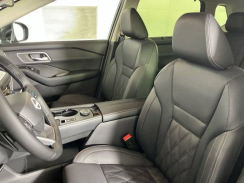 New 2026 Nissan Rogue Platinum w/ Platinum Premium Package image 10