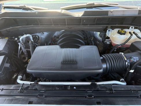 Used 2021 Chevrolet Silverado 1500 LT AWD/4WD image 19