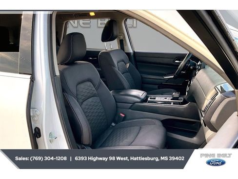 Used 2022 Nissan Pathfinder SV w/ SV Premium Package AWD/4WD image 6