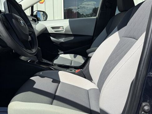 Used 2023 Toyota Corolla LE w/ Carpet Mat Package (TMS) FWD image 31