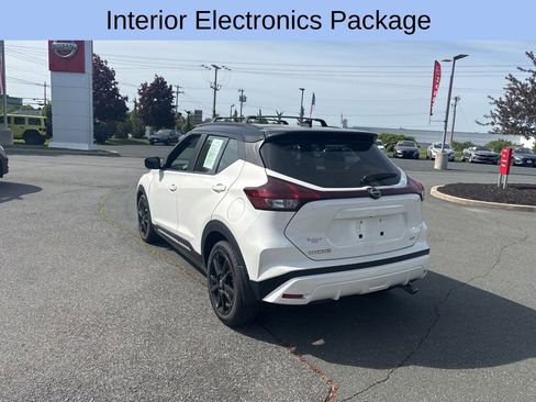 Used 2022 Nissan Kicks SR w/ Interior Electronics Package FWD image 5