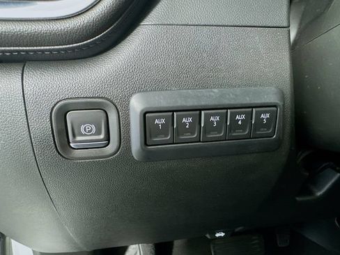 Used 2022 Chevrolet Silverado 3500 LT w/ Convenience Package AWD/4WD image 12