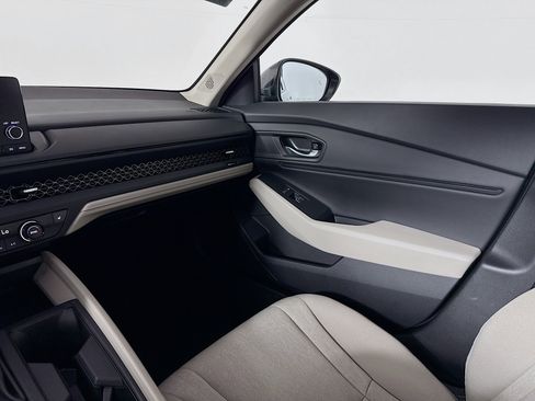 Certified 2025 Honda Accord SE image 27