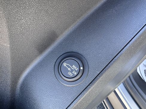 Used 2023 Chevrolet Equinox LT image 17