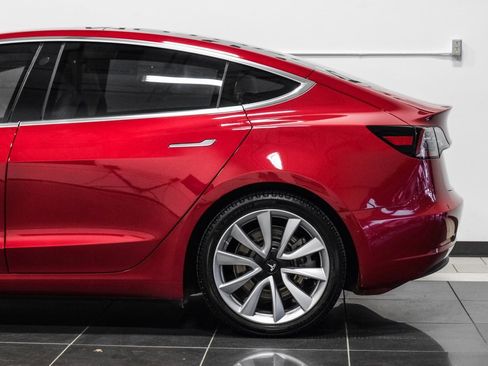 Used 2018 Tesla Model 3 Long Range image 17