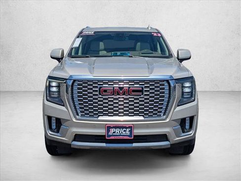 Used 2023 GMC Yukon XL Denali AWD/4WD image 2