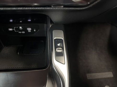 Used 2024 Kia Sorento S FWD image 25