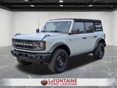 Used 2023 Ford Bronco Black Diamond image 1