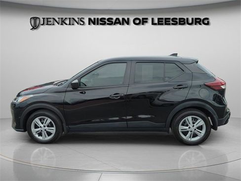 Certified 2021 Nissan Kicks S image 2