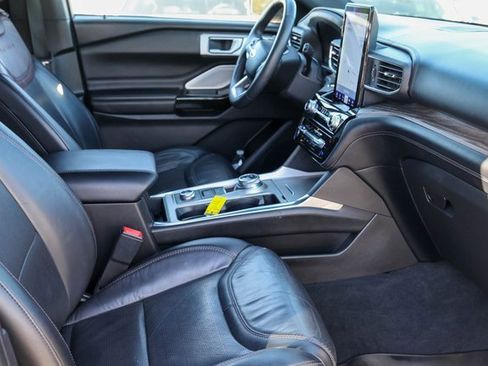 Used 2022 Ford Explorer Platinum w/ Technology Package image 21