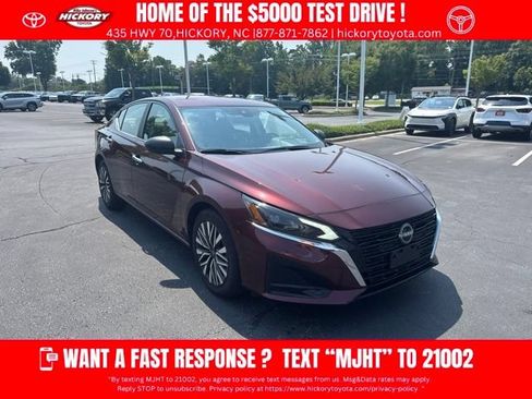 Used 2025 Nissan Altima 2.5 SV FWD image 1