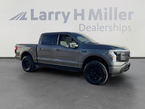 Used 2025 Ford F150 Lightning Flash image 7