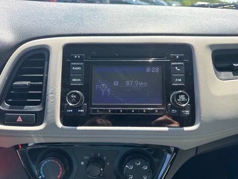 Used 2020 Honda HR-V LX image 19