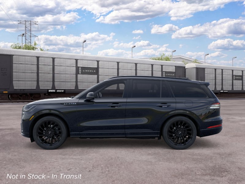 New 2026 Lincoln Aviator Reserve w/ Jet Appearance Package RWD image 3
