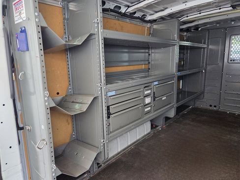 Used 2020 Nissan NV 3500 SV image 27