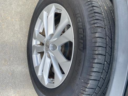 Used 2015 Nissan Rogue SV AWD/4WD image 11