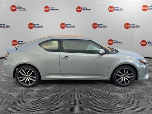Used 2016 Scion tC image 8