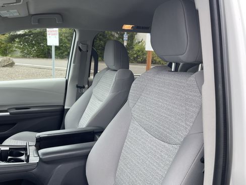 Used 2021 Toyota Sienna LE FWD image 19