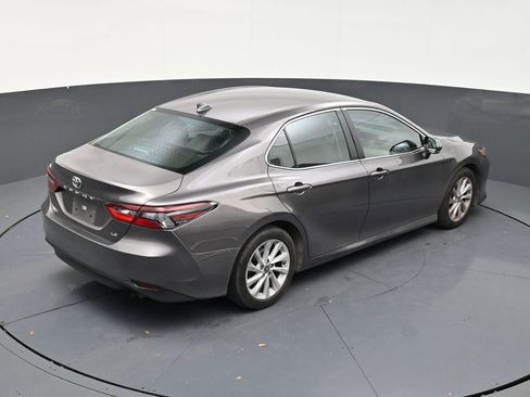 Used 2022 Toyota Camry LE FWD image 16
