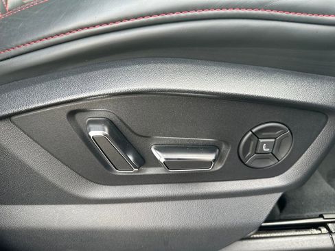 Used 2022 Audi RS Q8 w/ Carbon Optic Package image 42