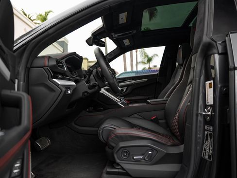 Used 2020 Lamborghini Urus image 16