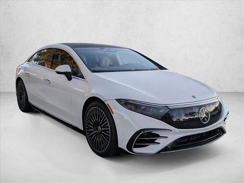 Used 2023 Mercedes-Benz EQS 580 4MATIC Sedan image 3