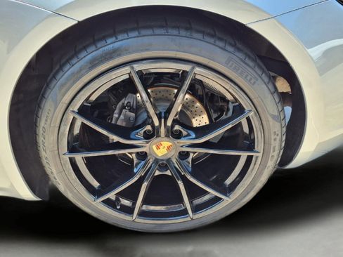 Used 2024 Porsche 718 Cayman RWD image 9