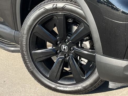 Used 2025 Honda Pilot Black Edition image 10