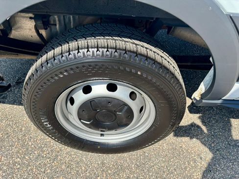 Used 2018 Ford Transit 250 130 Medium Roof image 28