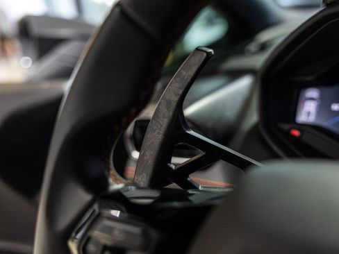 Used 2022 Lamborghini Huracan EVO RWD image 45