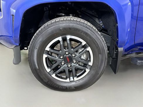 Used 2025 Toyota Tacoma TRD Sport image 29