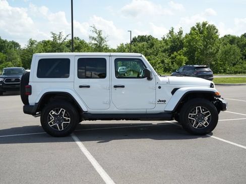 New 2026 Jeep Wrangler Unlimited Sahara AWD/4WD image 8