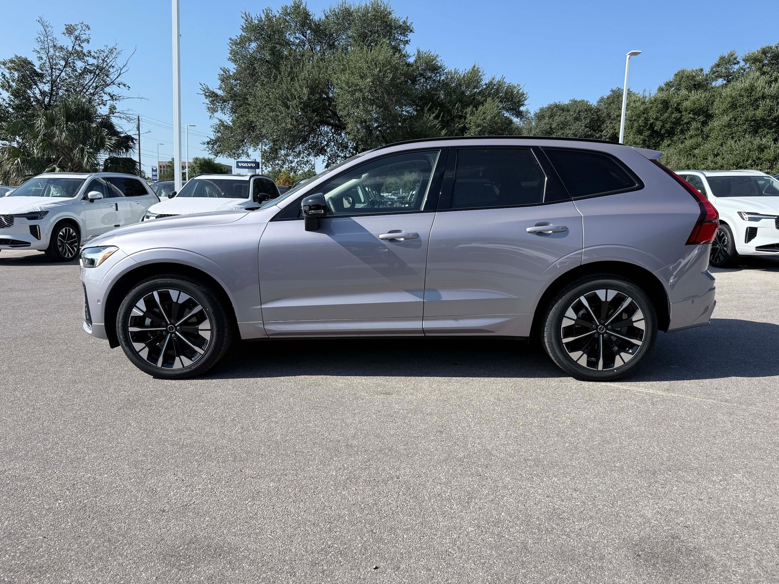 Certified 2026 Volvo XC60 B5 Plus AWD/4WD image 3