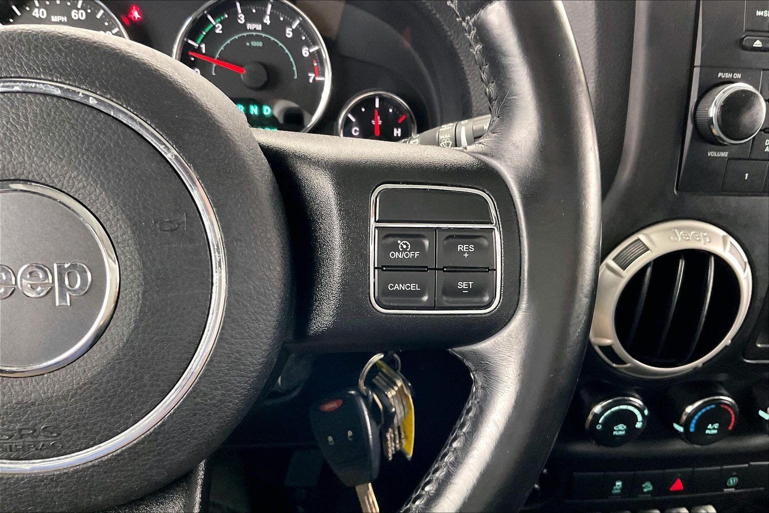 Used 2017 Jeep Wrangler Unlimited Rubicon w/ Connectivity Group AWD/4WD image 21